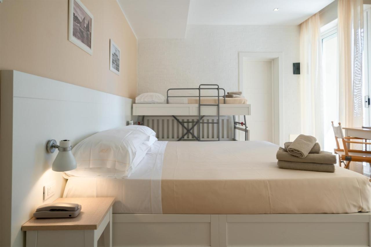 Hotel Bristol Cattolica Exterior photo