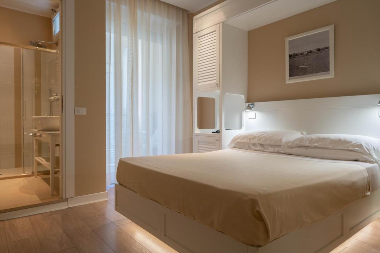 Hotel Bristol Cattolica Exterior photo