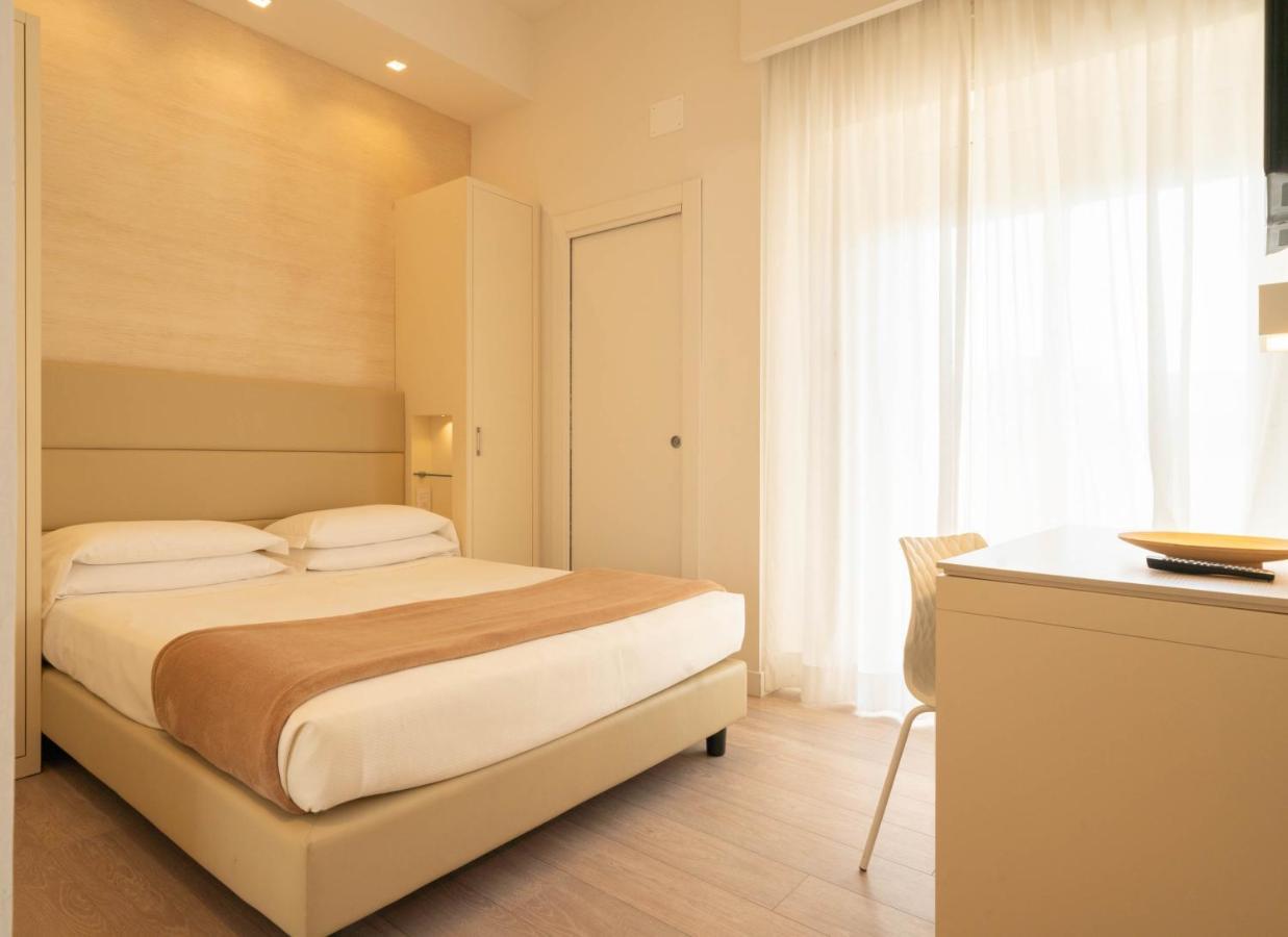 Hotel Bristol Cattolica Exterior photo