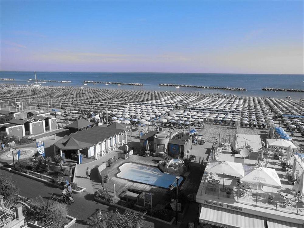 Hotel Bristol Cattolica Exterior photo